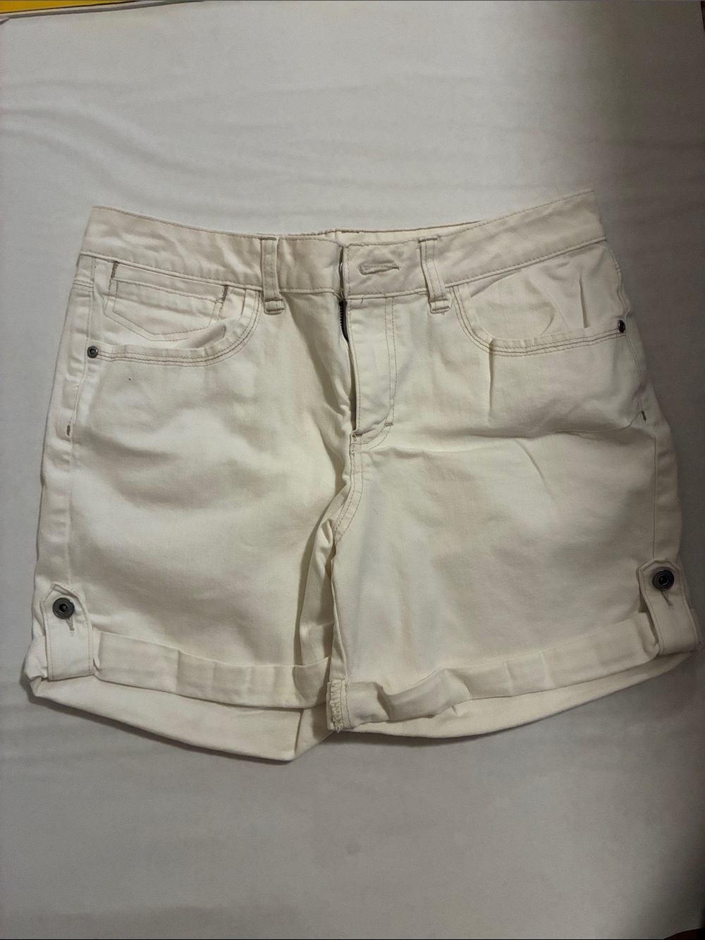 St. John Cream Roll-Cuff Women's white Jean Shorts